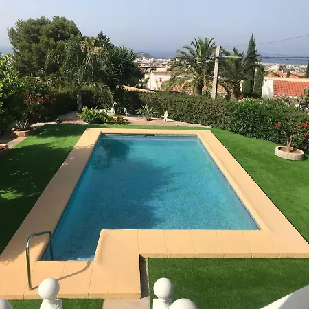 Villa En *